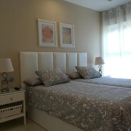 Fuengirola. Bonito Apartamento En Paseo Maritimo. Espectaculares Vistas Al Mar. Primera Linea Exterior photo